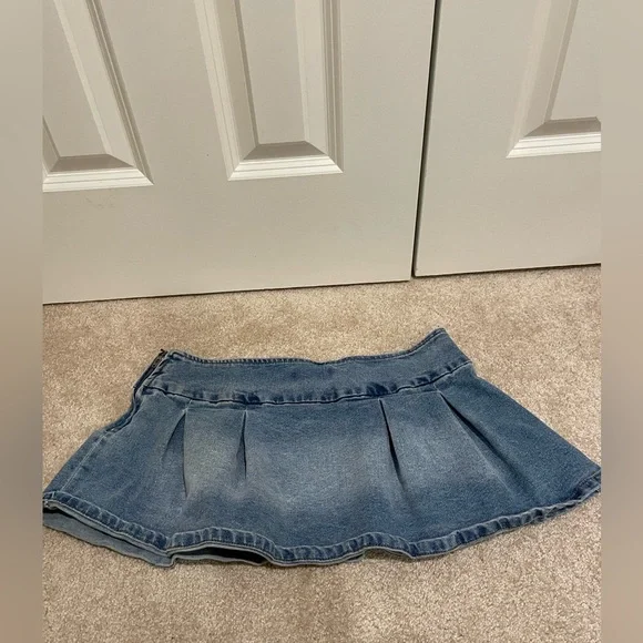 Low Rise Denim Mini Skirt - Picture 4 of 8